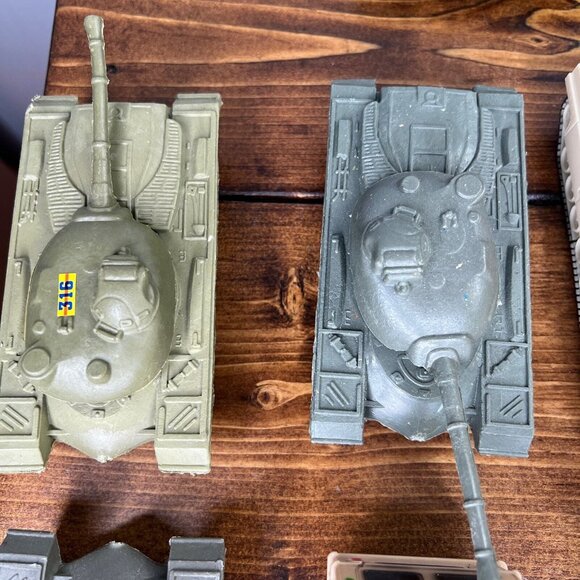 Lot of 9 Plastic toy military tanks and trucks Lanard Ja-Ru Toysmith DecoPac - Picture 2 of 9